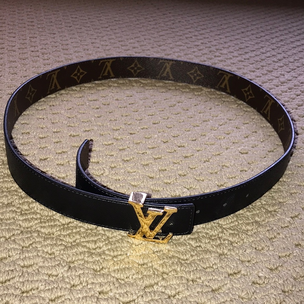 LV reversible 30mm Louis Vuitton belt w/ box